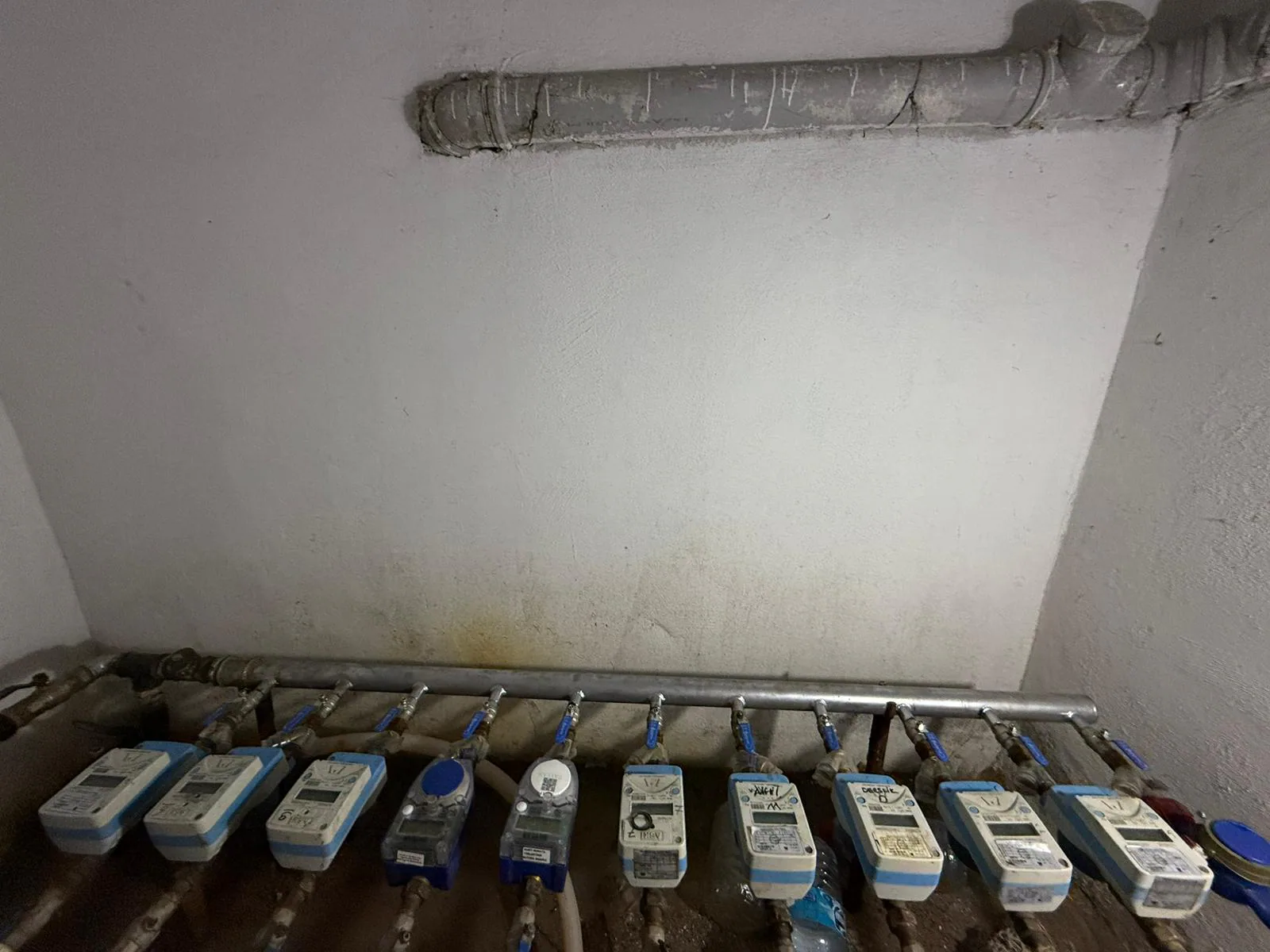 Galeri fotoğraf 19: Dış mekan gider hattında birikinti temizliği sonrası yapılan son kontrol görüntüsü.